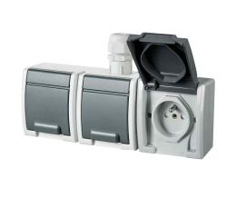 ATLAS IP65 Zásuvka 3x 2P+PE, 3-násobná vodorovná s vývodkou M20, na povrch, šedá typ 19184