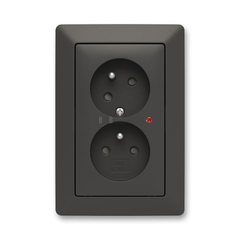 Zoni® zásuvka dvojnásobná s clonkami, natočenou dutinou a ochranou před přepětím 5593T-C02357 237 matná černá ABB